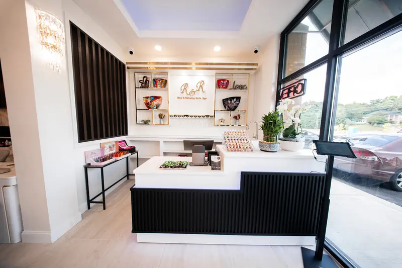 Front desk at Elite Nails Spa & Salon